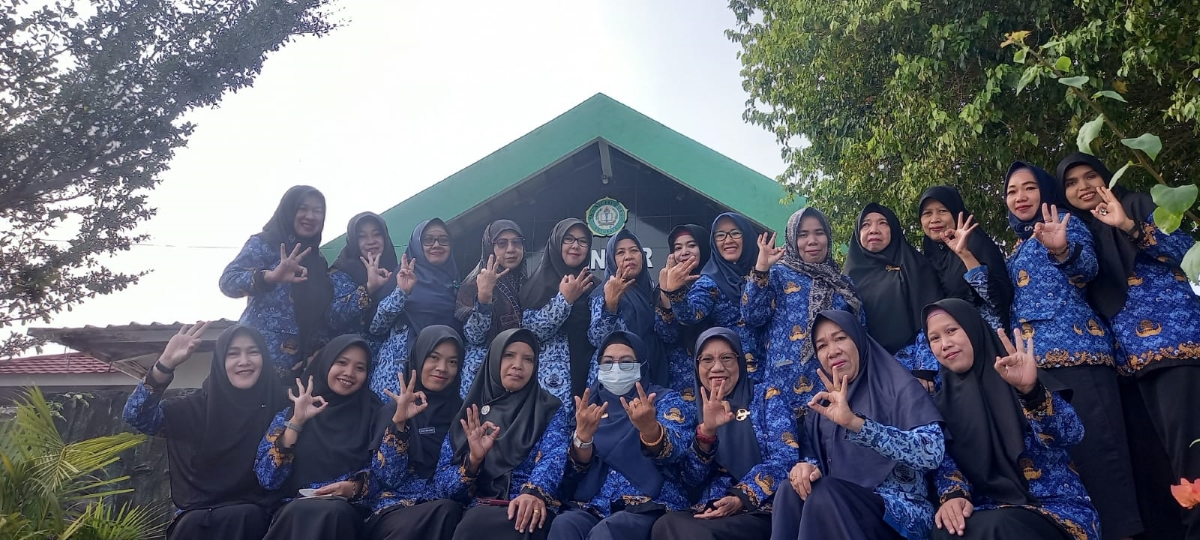 SMAN 3 OKU "Pikiran positif dan semangat belajar akan membantumu beradaptasi dan meraih kesuksesan."