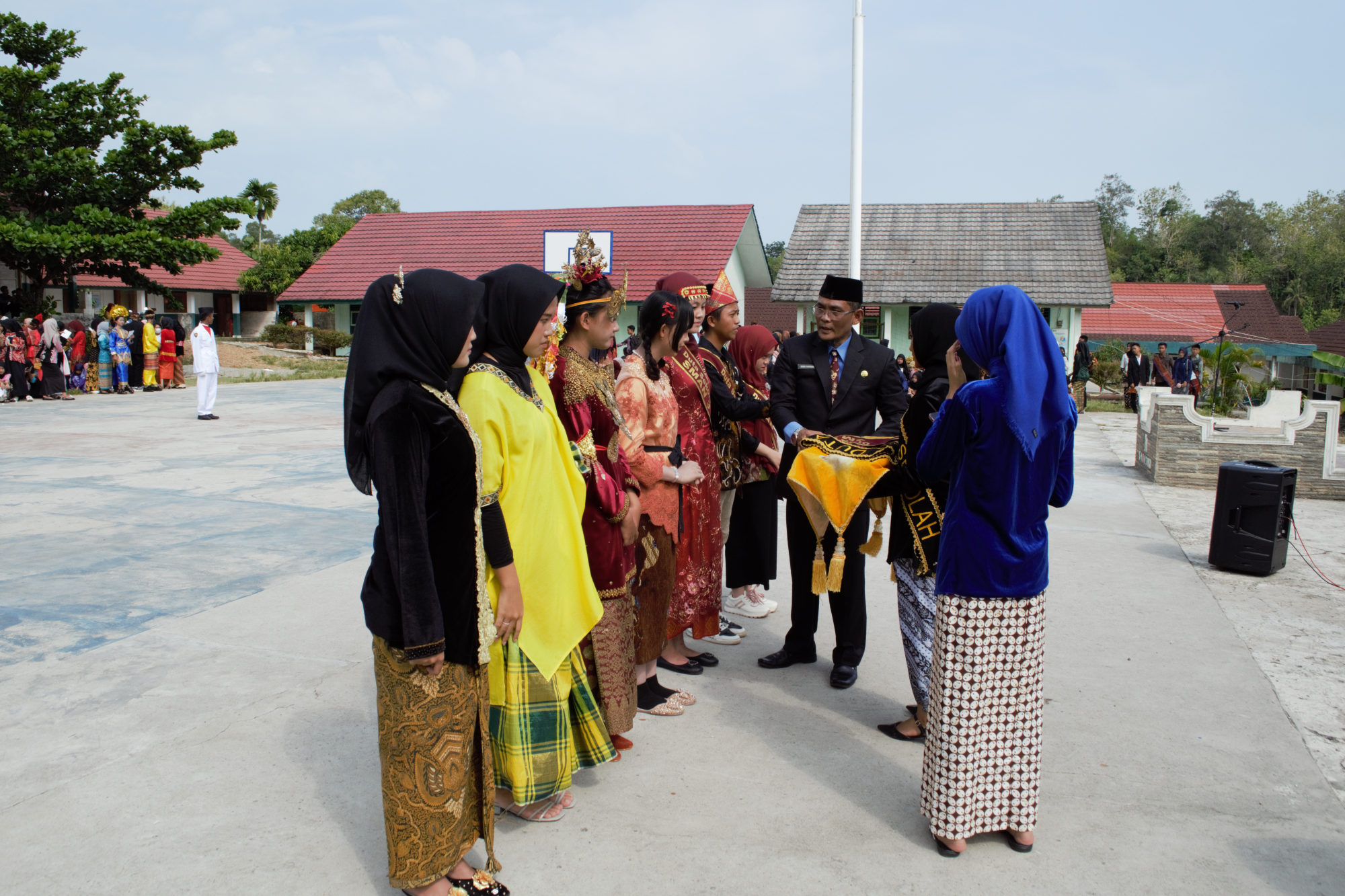 SMAN 3 OKU "Di sekolah ini, kamu bukan hanya belajar, tapi juga menemukan potensi diri yang luar biasa."
