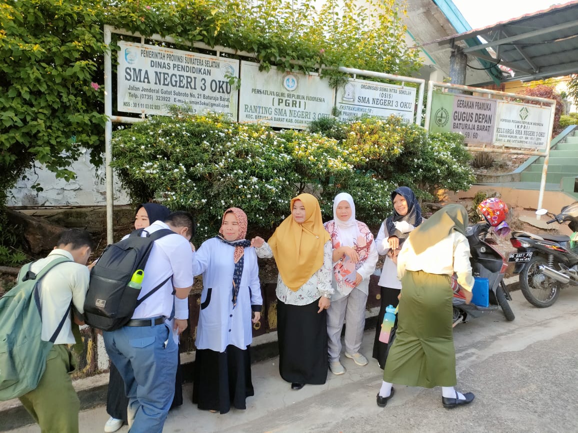 SMAN 3 OKU "Pendidikan membentuk karakter dan membuka wawasan. Jadilah pribadi yang cerdas, berkarakter, dan bermanfaat bagi sesama."