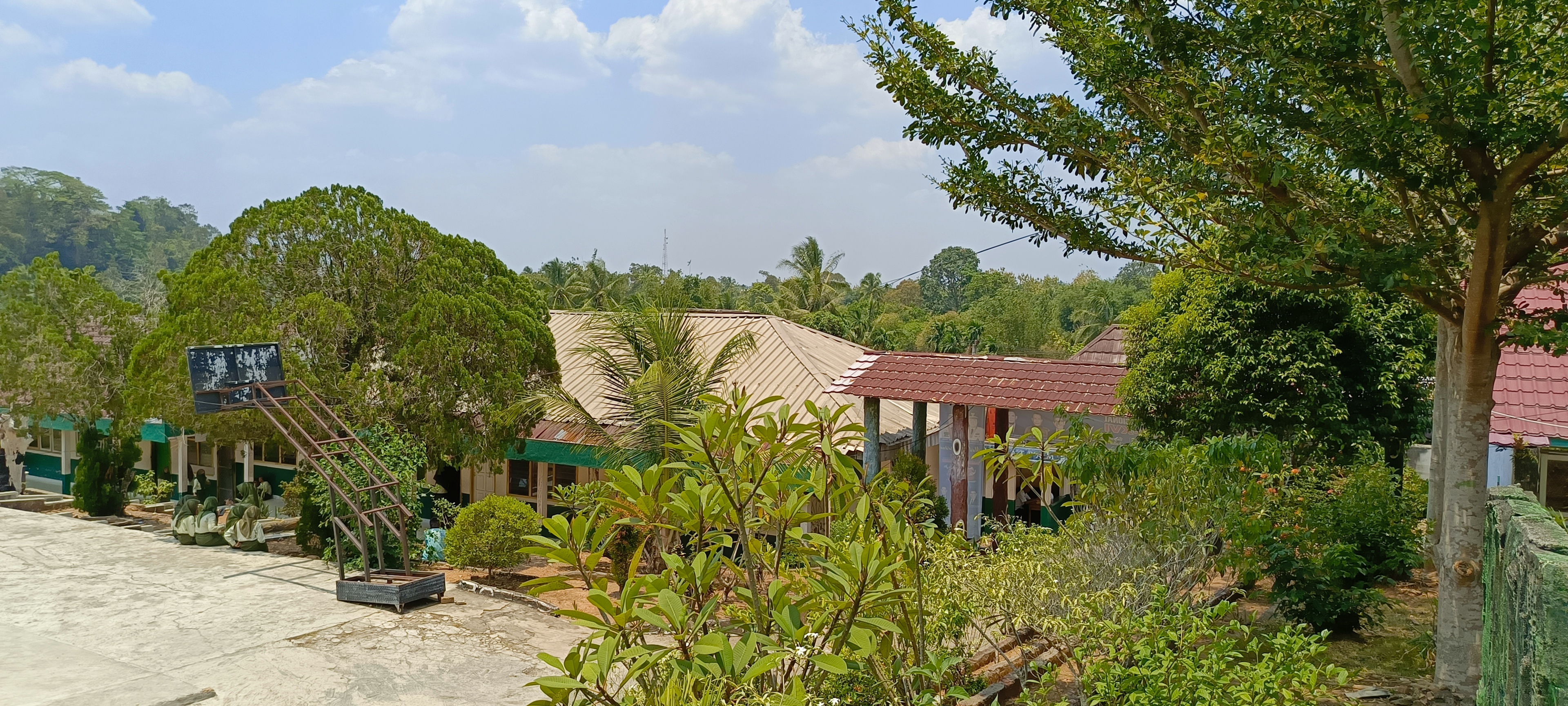 SMAN 3 OKU "Belajar adalah perjalanan, bukan tujuan. Nikmati setiap prosesnya dan jadilah pribadi yang lebih baik setiap hari."